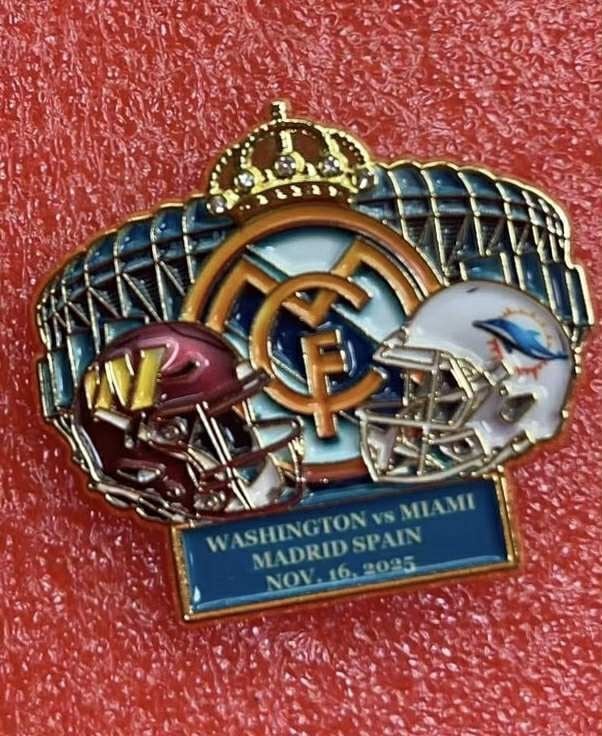 Commemorative Pin Commanders/Dolphins Madrid 2025