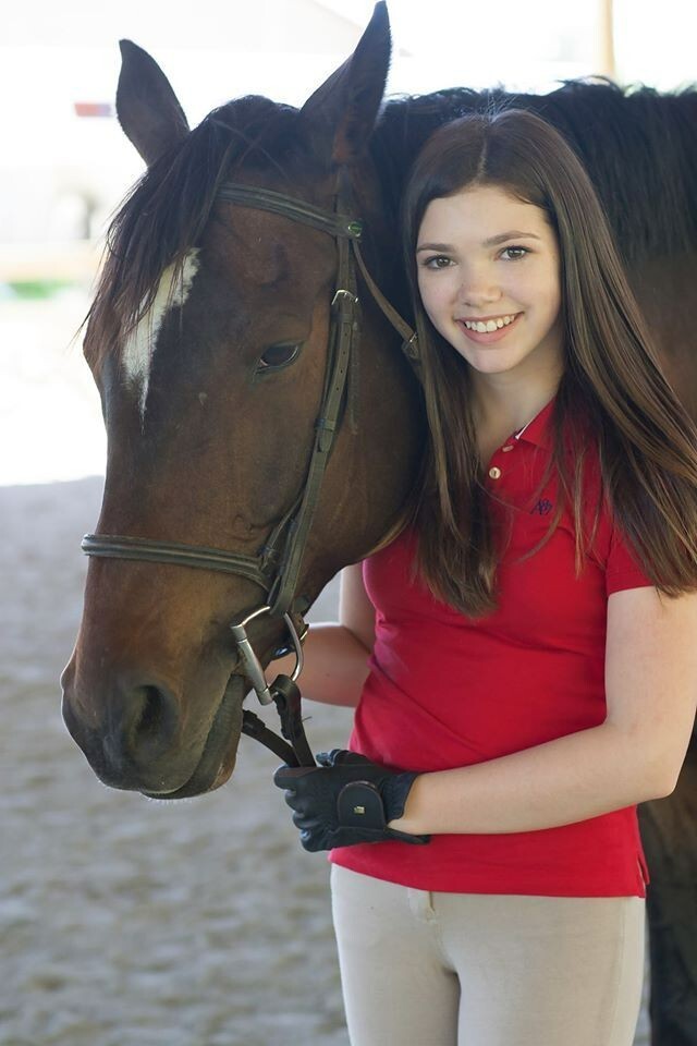 HEARTLAND CAST ALISHA NEWTON 5X7 Glossy Photo
