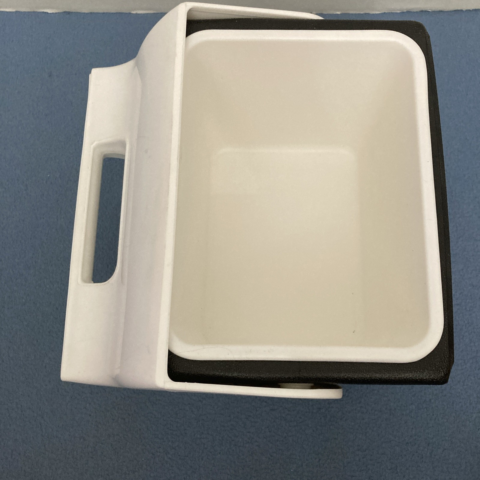 Igloo Playmate Mini Cooler 4 Quart 6 Can Black/White Push Button Lunchbox Design