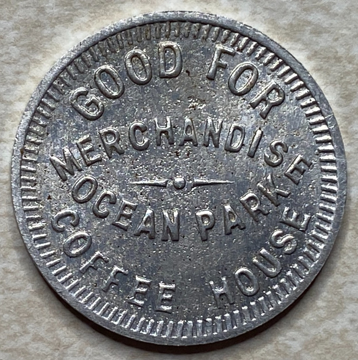 T9167 Good For Merchandise Ocean Park Coffee House  Anillo Restrike Arcade Token