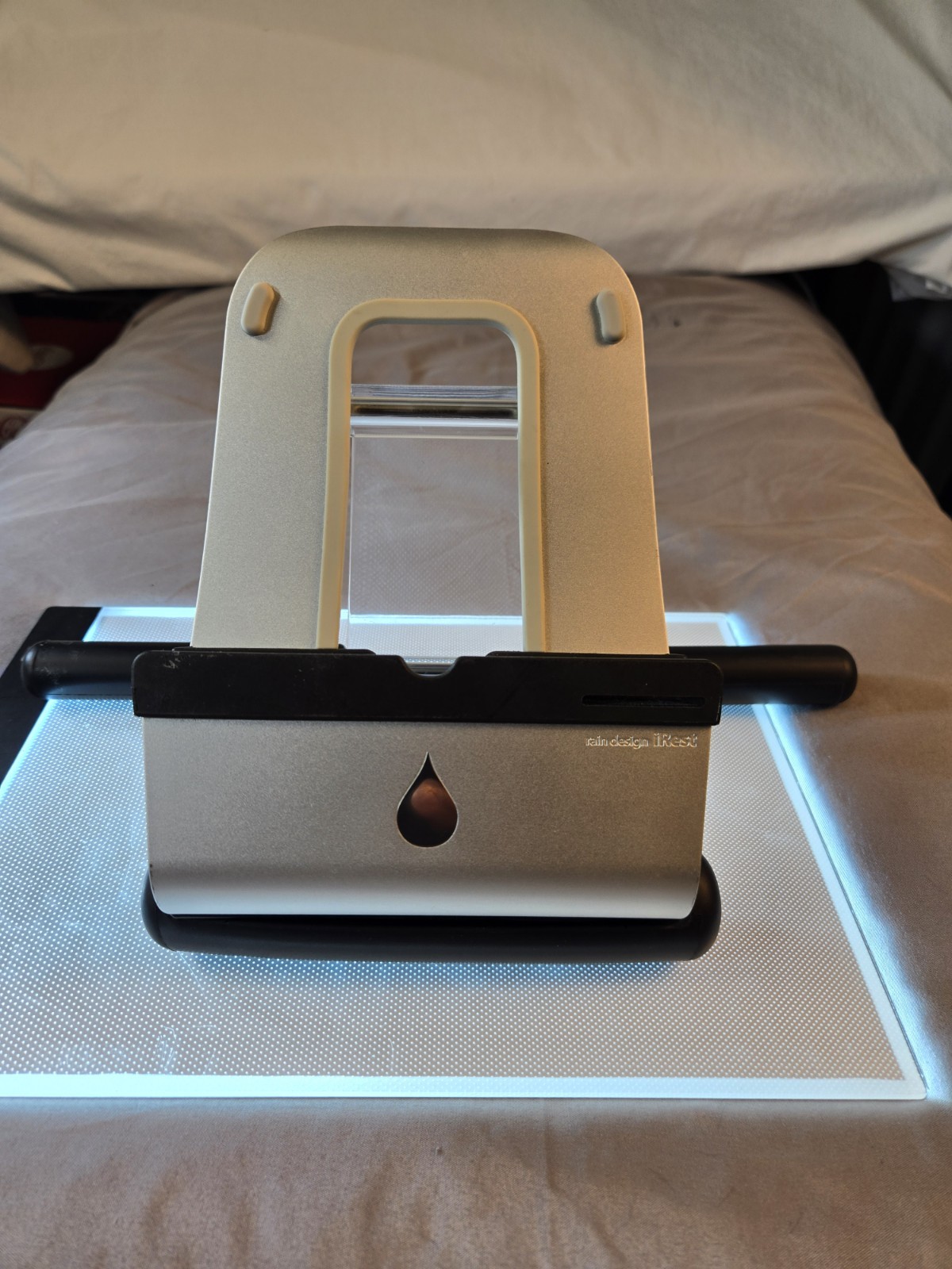 Rain Design iRest Tablet Stand Silver Black Metal Aluminum Plastic Holder