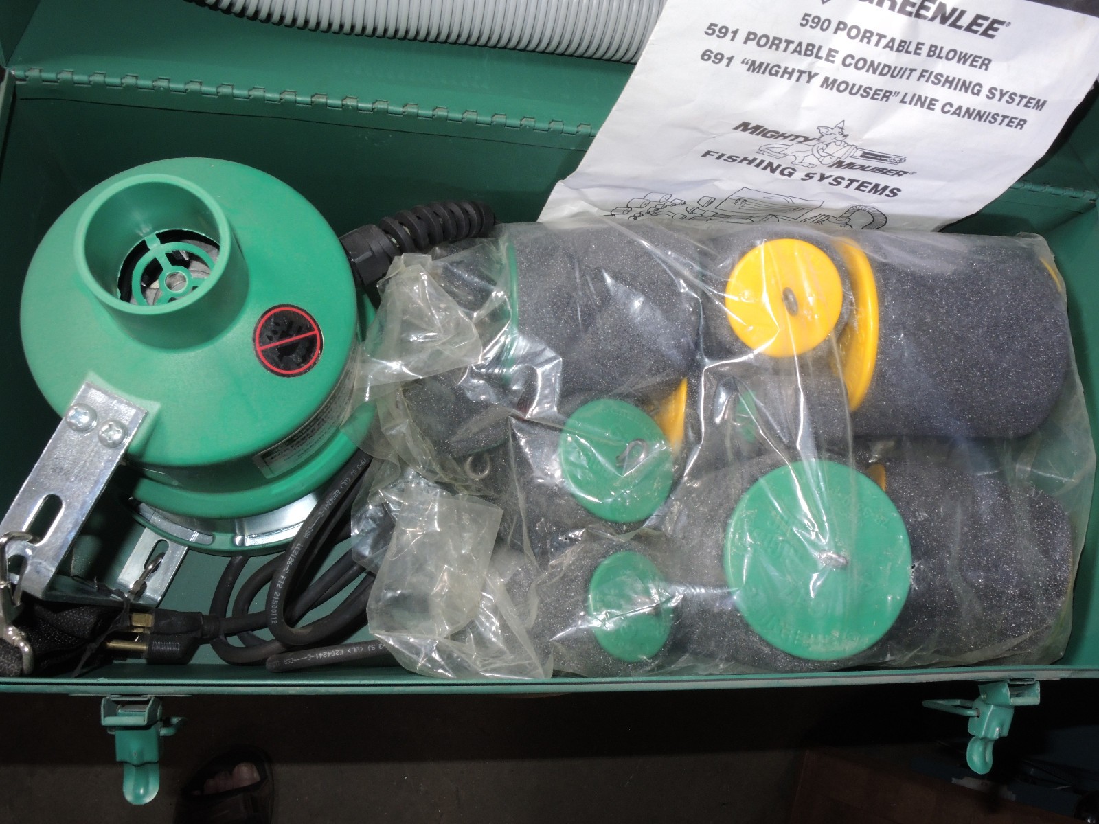 NEW! Greenlee 591 Portable Fish Tape Blower System
