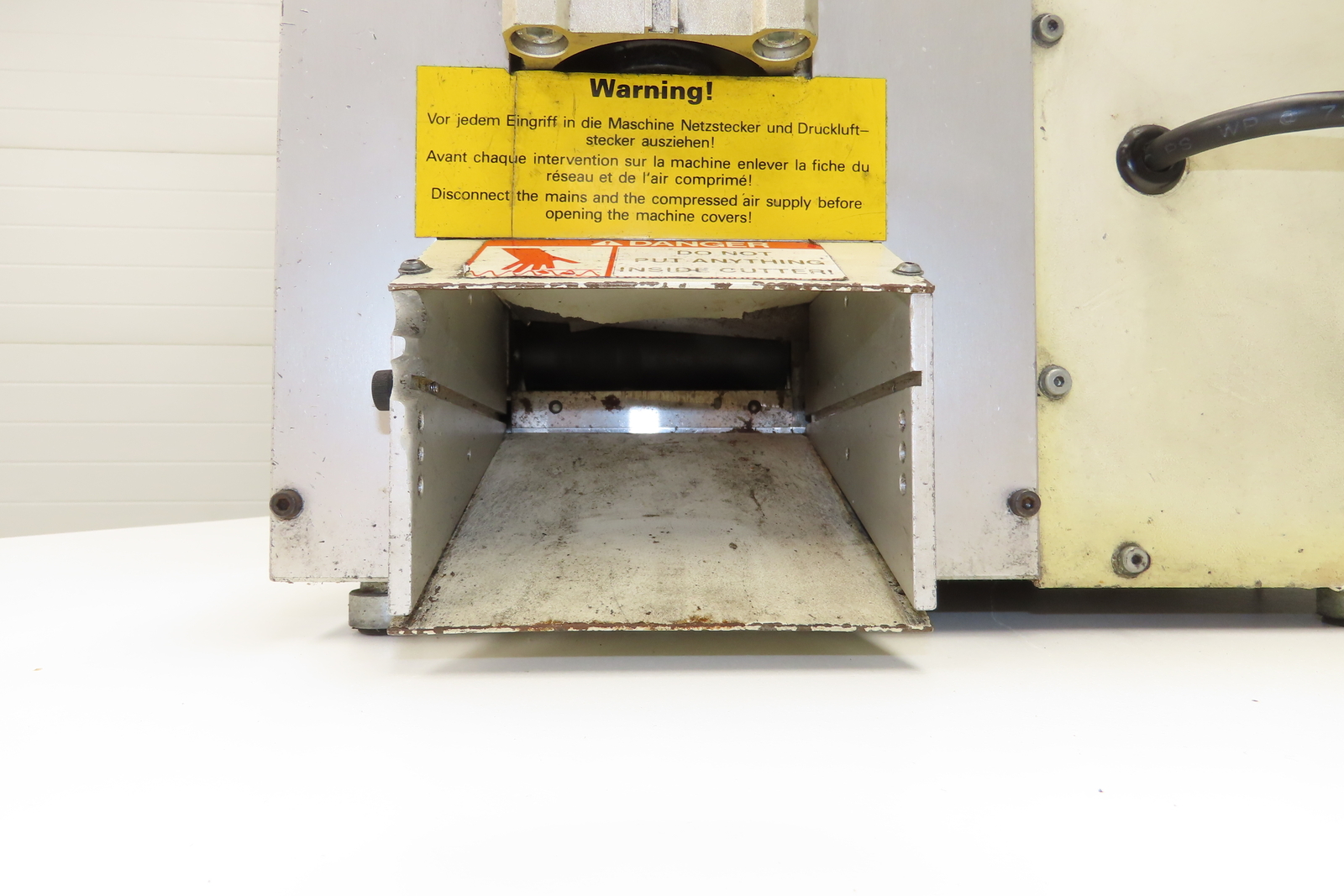 Schleuniger OC-3950 OmniCut Automatic Cutting Machine Wire Cable Fiber Optic