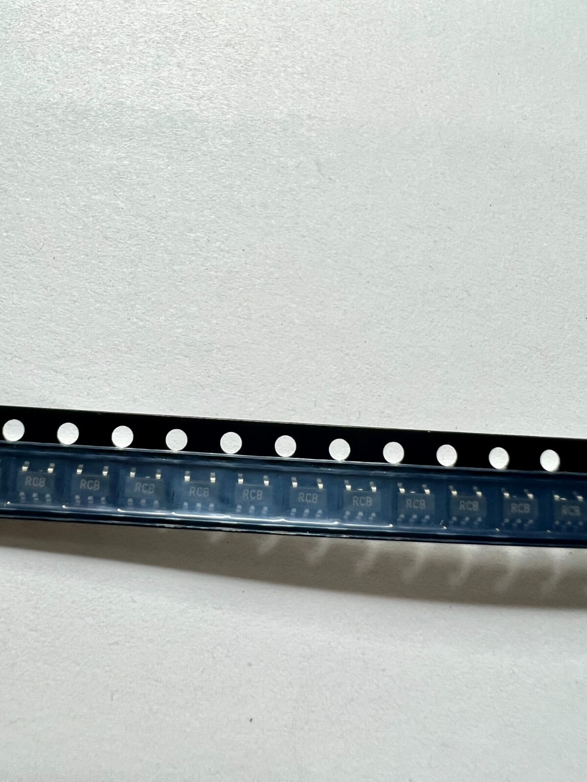 ADR392BUJZ IC Fixed Series Voltage Reference  4.096V  0.12 % TSOT-5