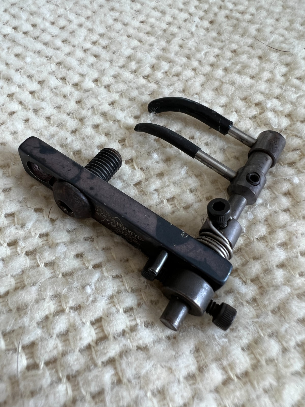Golden Key Futura Left Hand Flipper Rest
