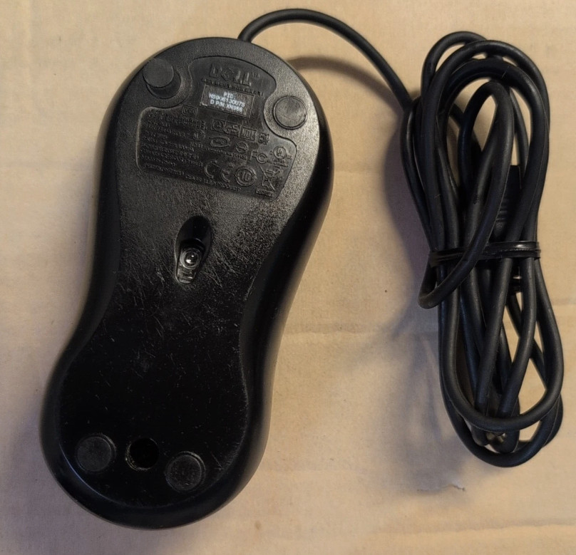 Dell 3-button Black Optical USB Mouse w/ Scroll Wheel XN966 (D16)