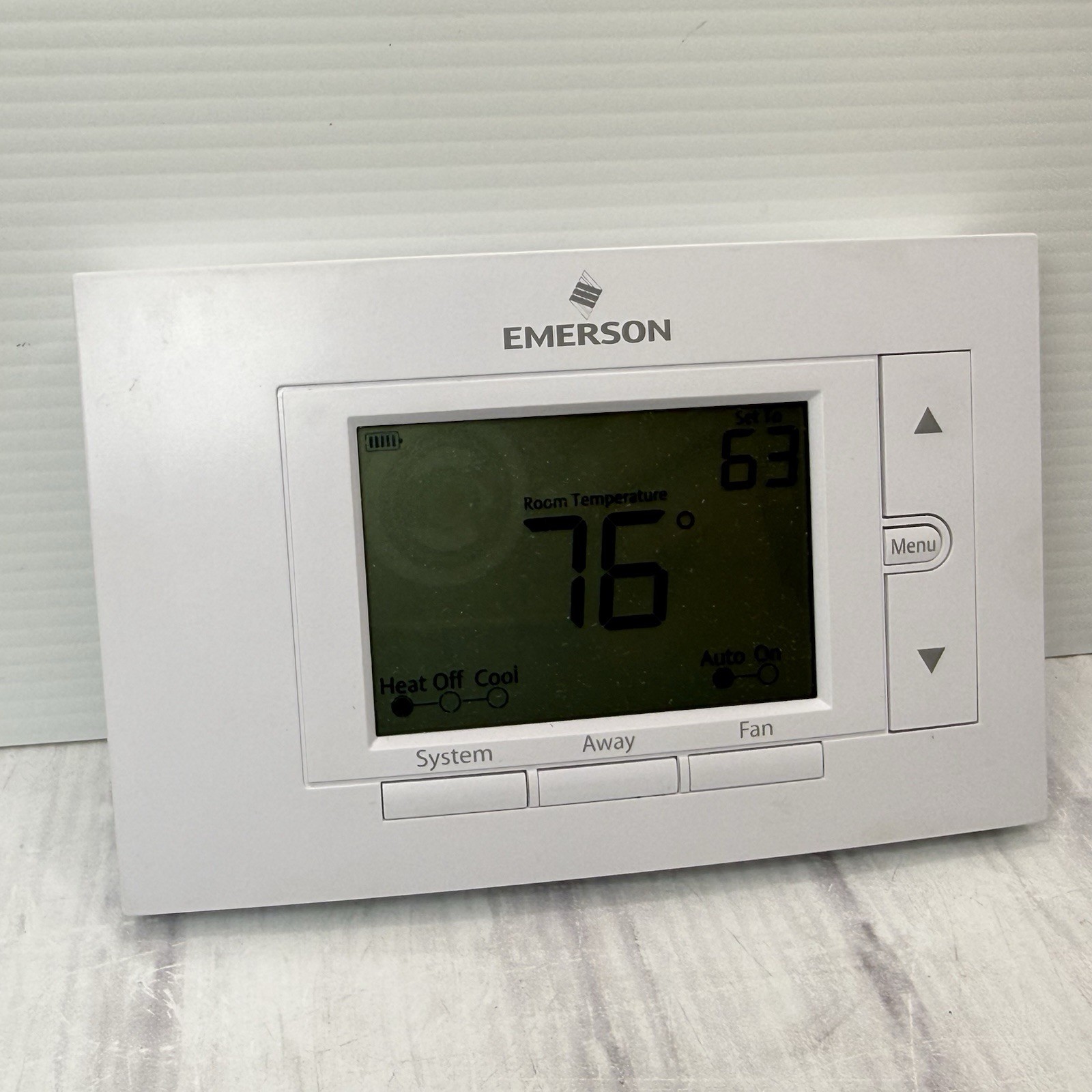 Emerson Non-Programmable Thermostat 80 Series Display 1F85U-22NP