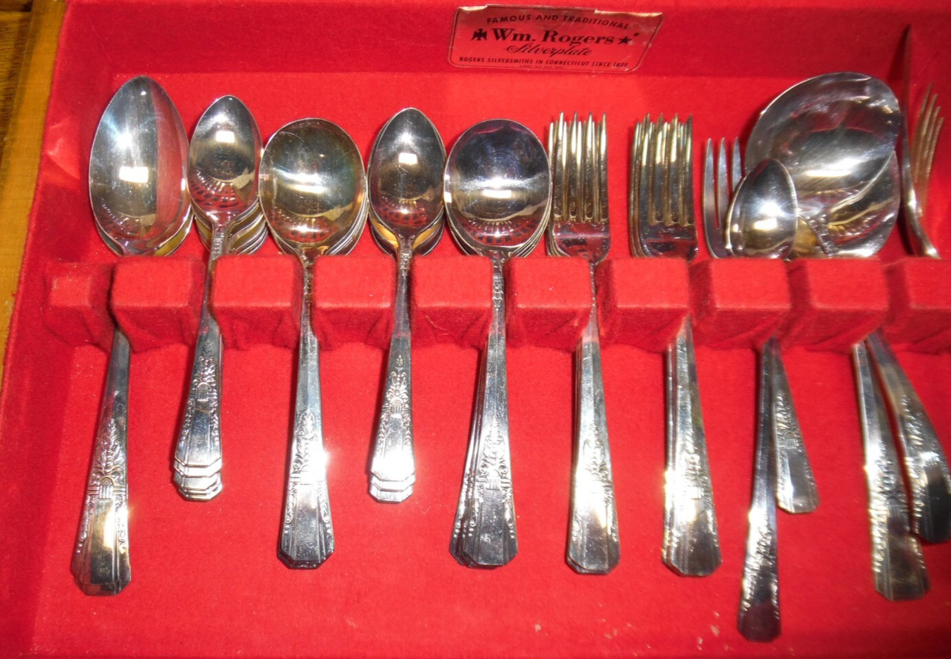 52 Pc Oneida Flatware Set - Debonair 1938