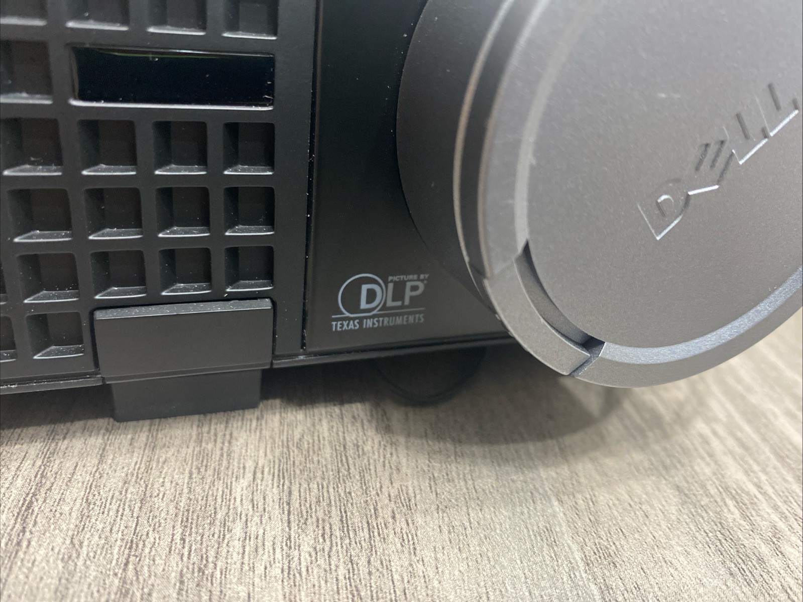 Dell Professional Portable Compact Projector W/Cables & Case M410HD Tested ✅