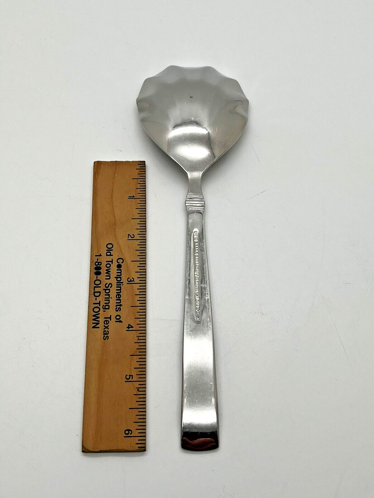 Reed & Barton Heritage Mint Stainless 18/10 Scalloped Shell Serving Spoon