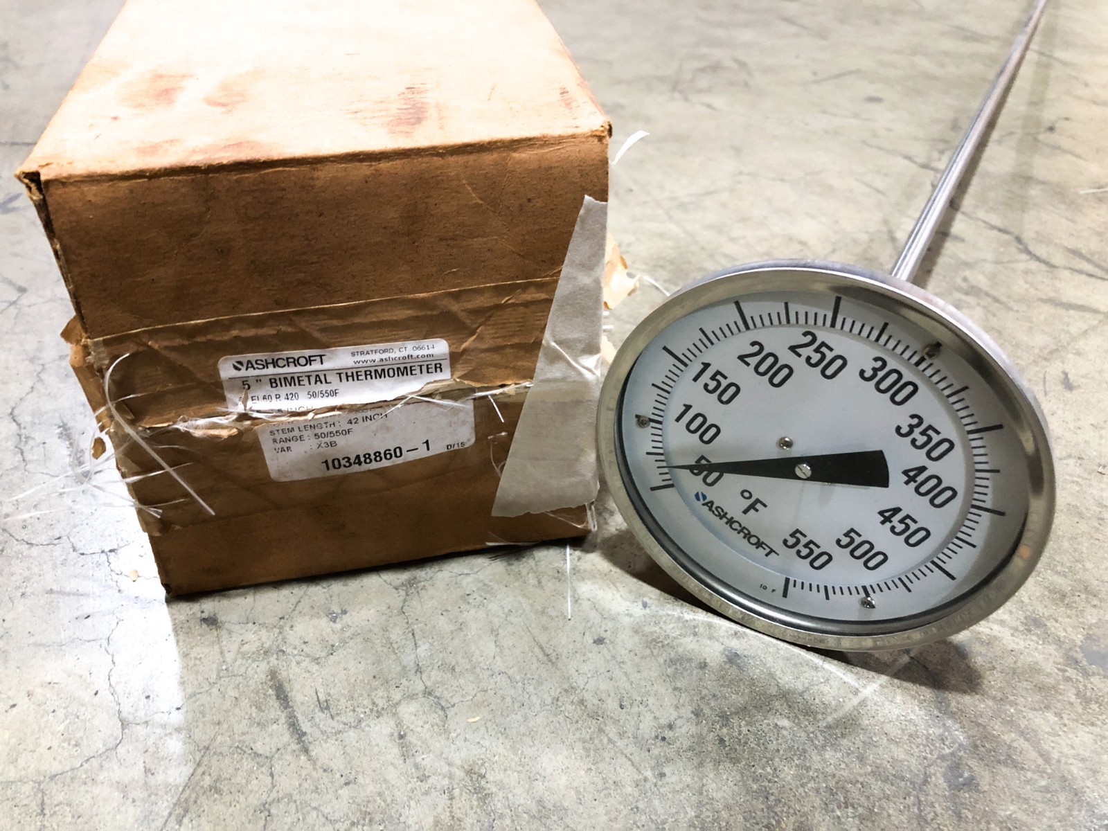 New Ashcroft 50EI60R420 Bimetal Thermometer 5" 50/550F 42" Stem 1/2" NPT Back