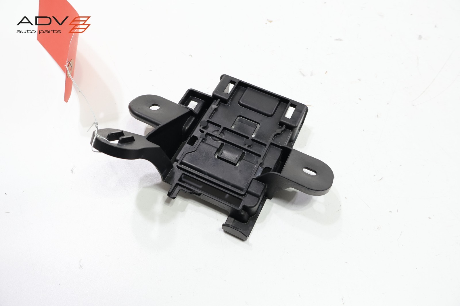 2025 VOLKSWAGEN TIGUAN REAR LEFT BLIND SPOT RADAR SENSOR MODULE BRACKET OEM