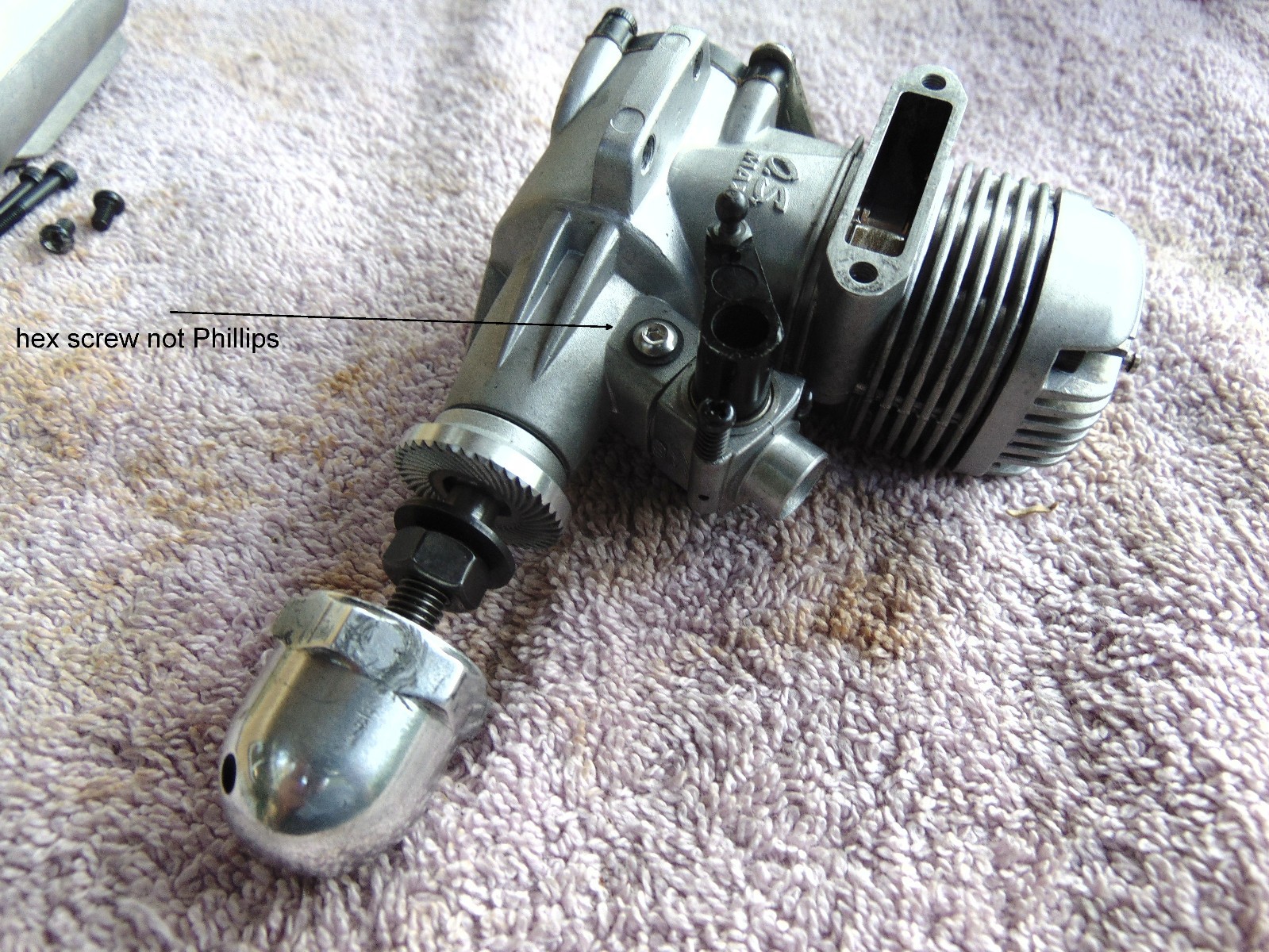OS LA 40 RC Model Airplane Engine, cleaned, ex compression