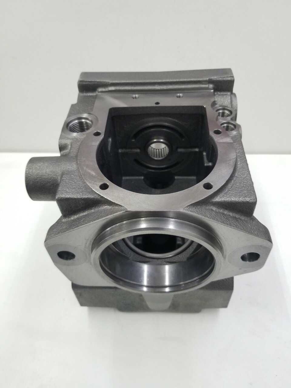 4280317 HOUSING ASSY-INT NFPE/FNR FULL Danfoss Series 42 28 & 32cc Code "U" hous