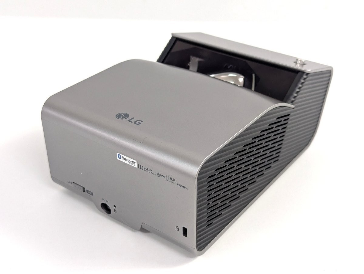 LG PH450UG Ultra Short Focus Battery Powered LED projector Used