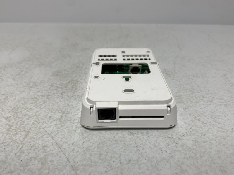 Johnson Controls NSB8BHN241-0 Sensor 3% RH Temp Display White