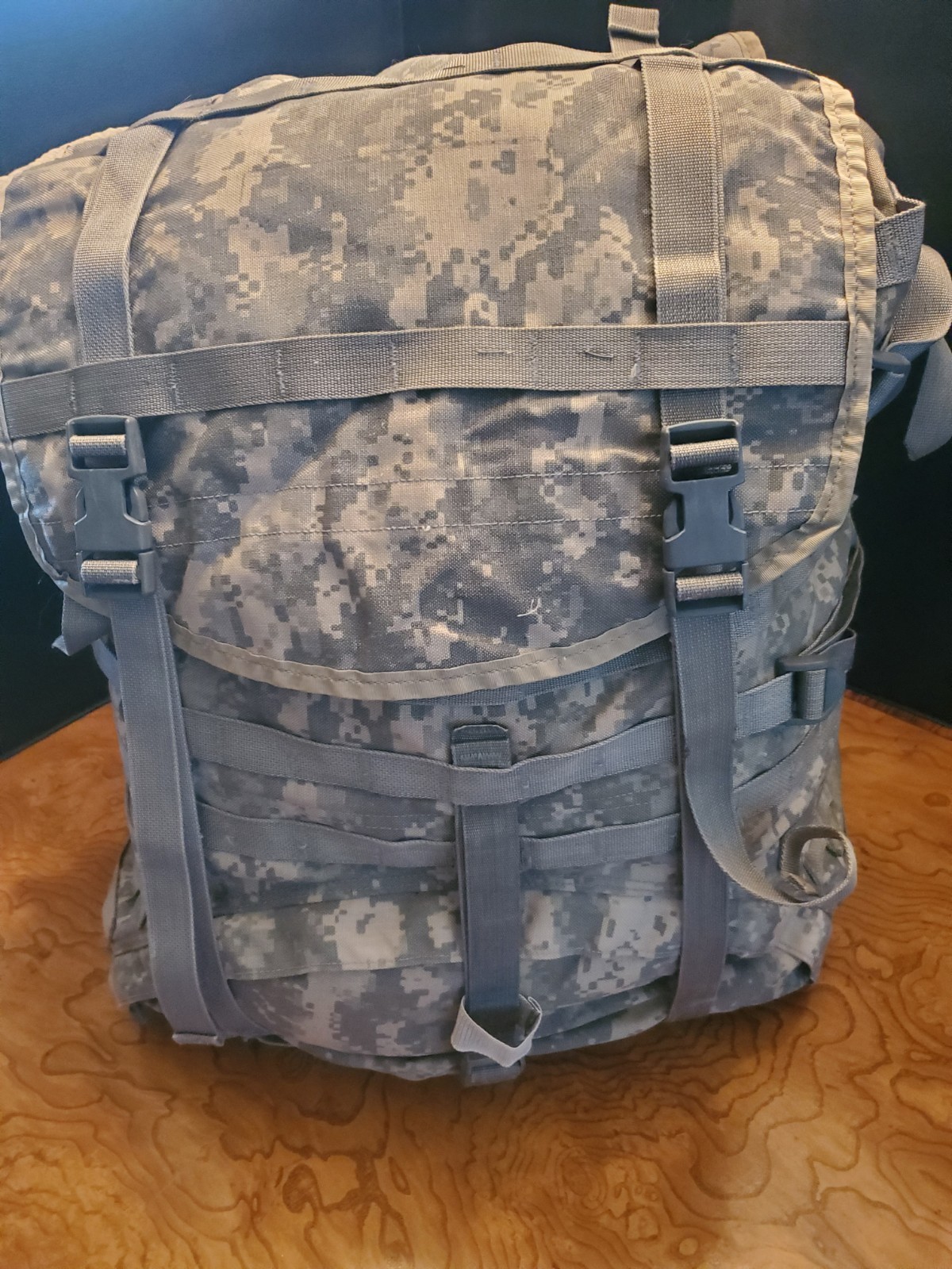 US MILITARY ACU MOLLE II LARGE RUCKSACK BACKPACK -CAMPING,HIKING,FISHING,OUTDOOR