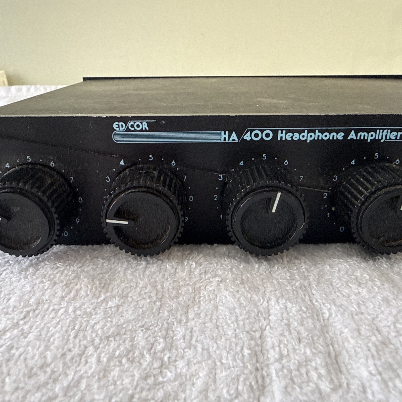 Edcor HA-400 Headphone Amplifier 4 Outputs Tested