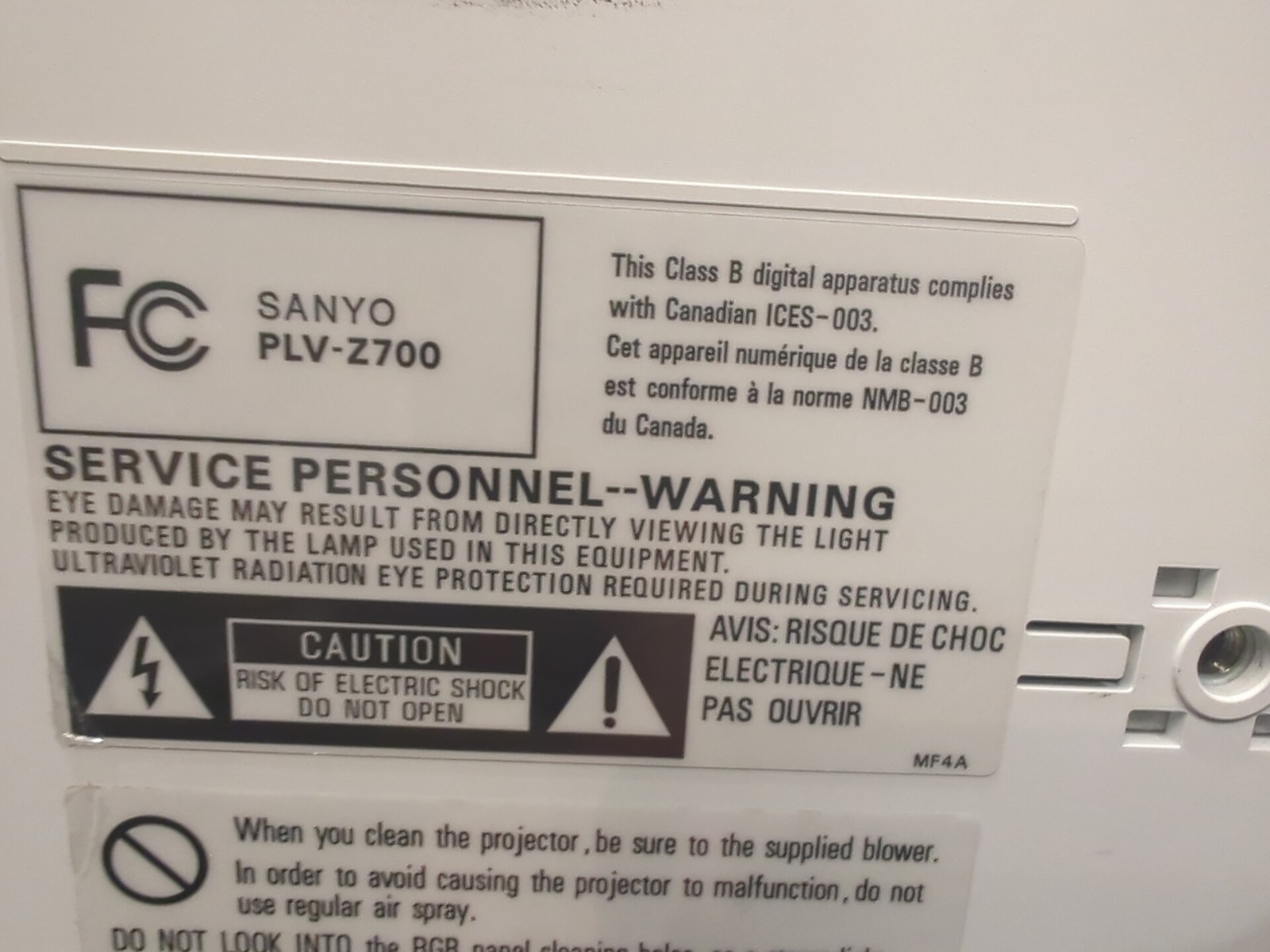 SANYO PLV-Z700 Projector (G9714862)