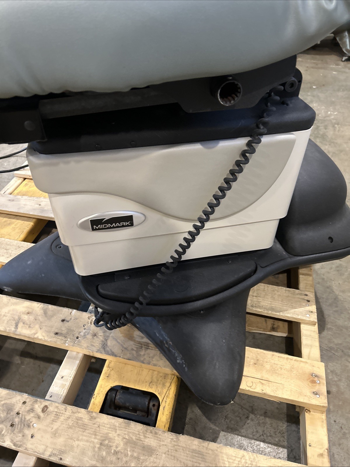 Midmark Ritter 630-005 Programmable Exam Chair With Foot And Hand Controls