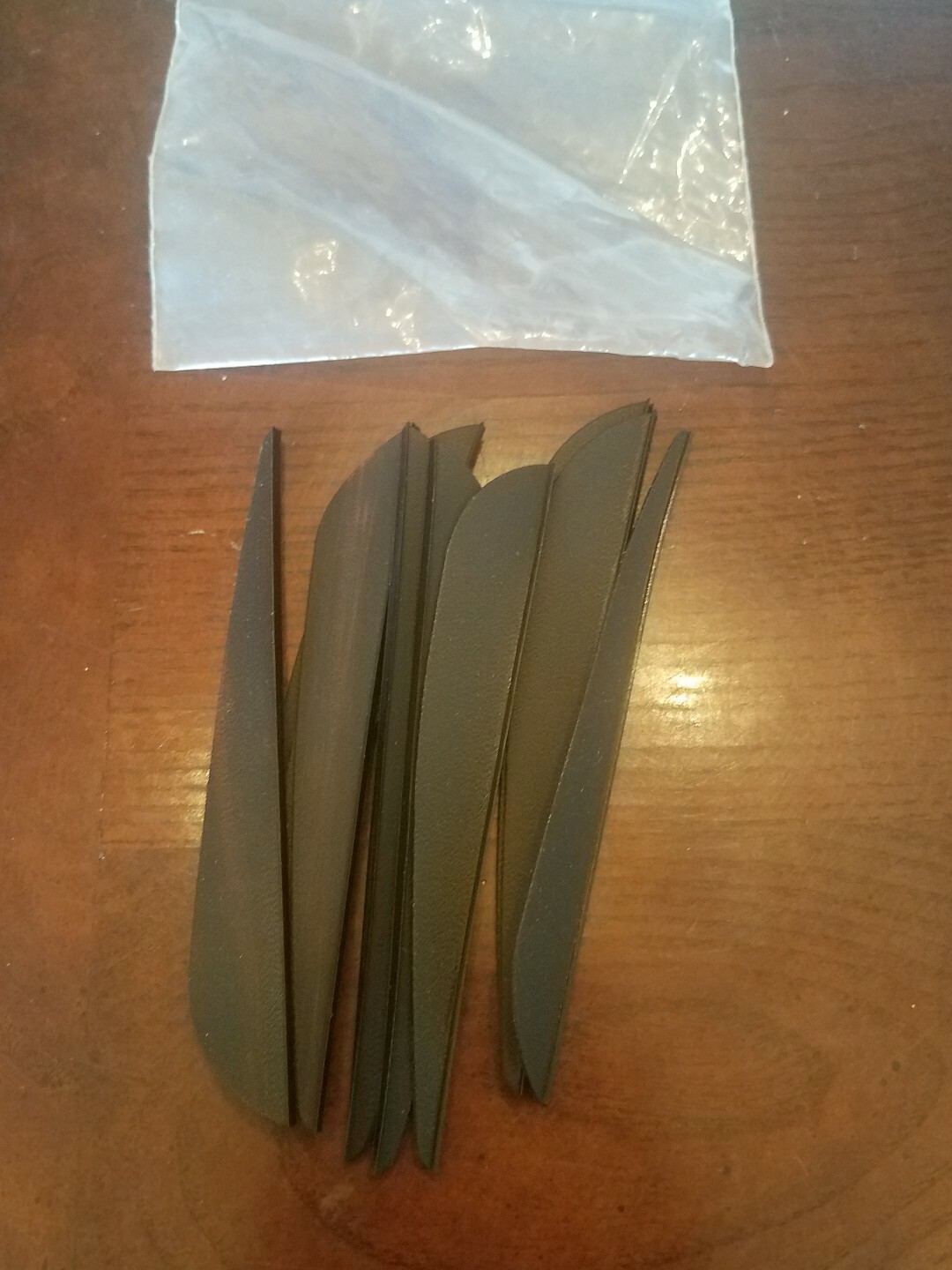 Hunting 4"  black Archery Vanes  (7 pcs)Brand New-SHIPS N 24 HOURS