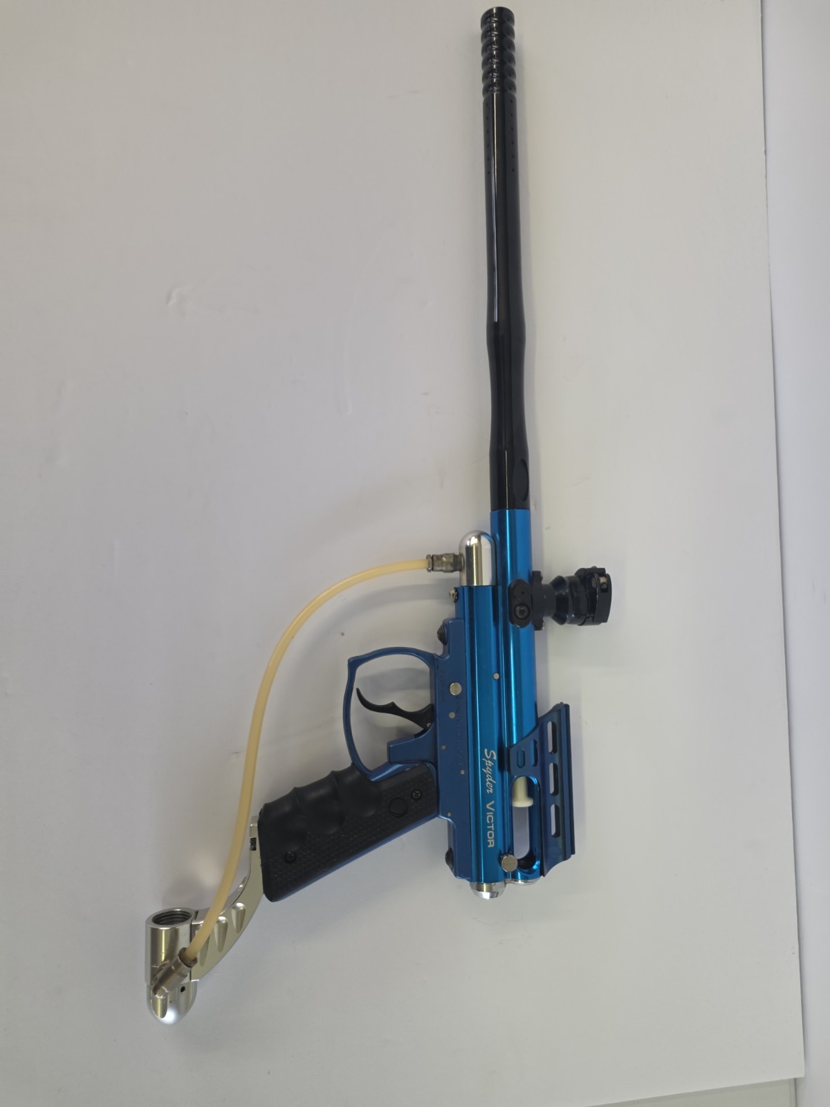 Used Spyder Victor 2 II .68 cal Semi-Auto Paintball Gun with Smart Parts Barrel