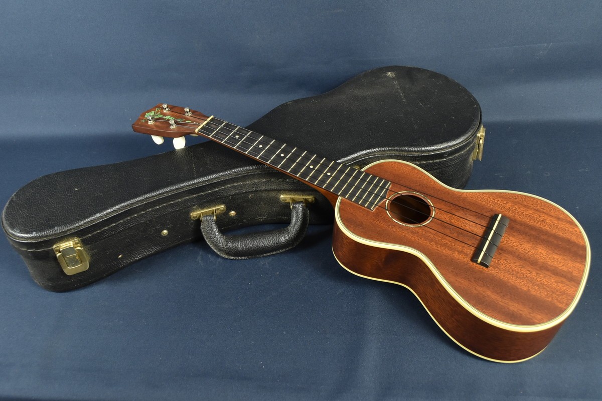 Loco Concert Ukulele DUK-3C 09-0059  from Japan with Hard Case