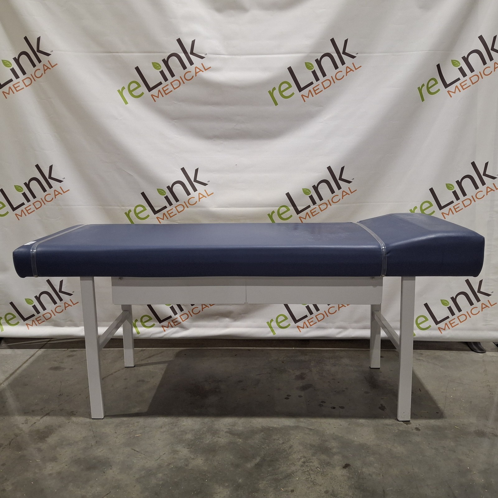 Midmark 203 Treatment Table