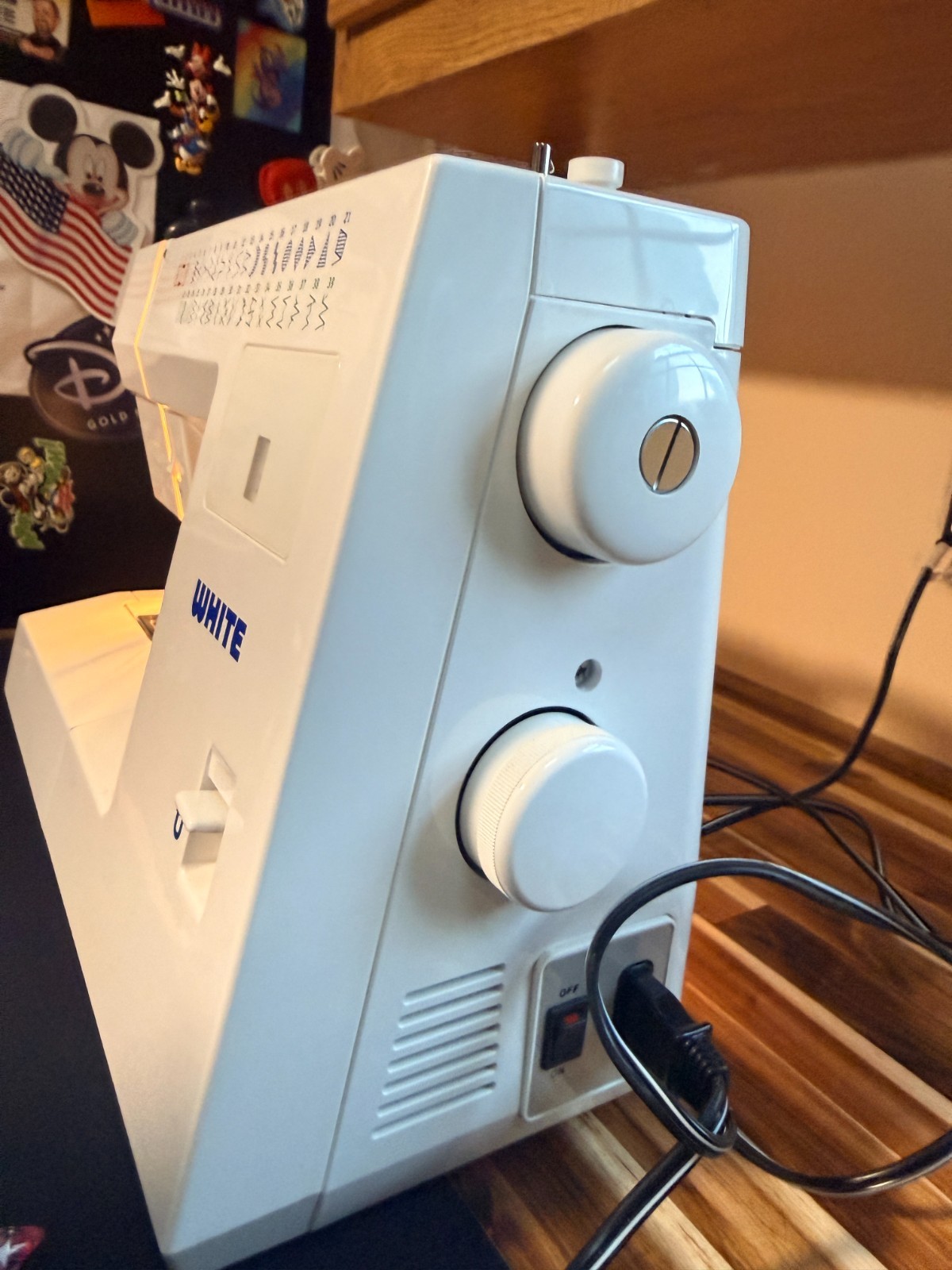 White Model 2037 Sewing Machine with Accessories – Tested & Working