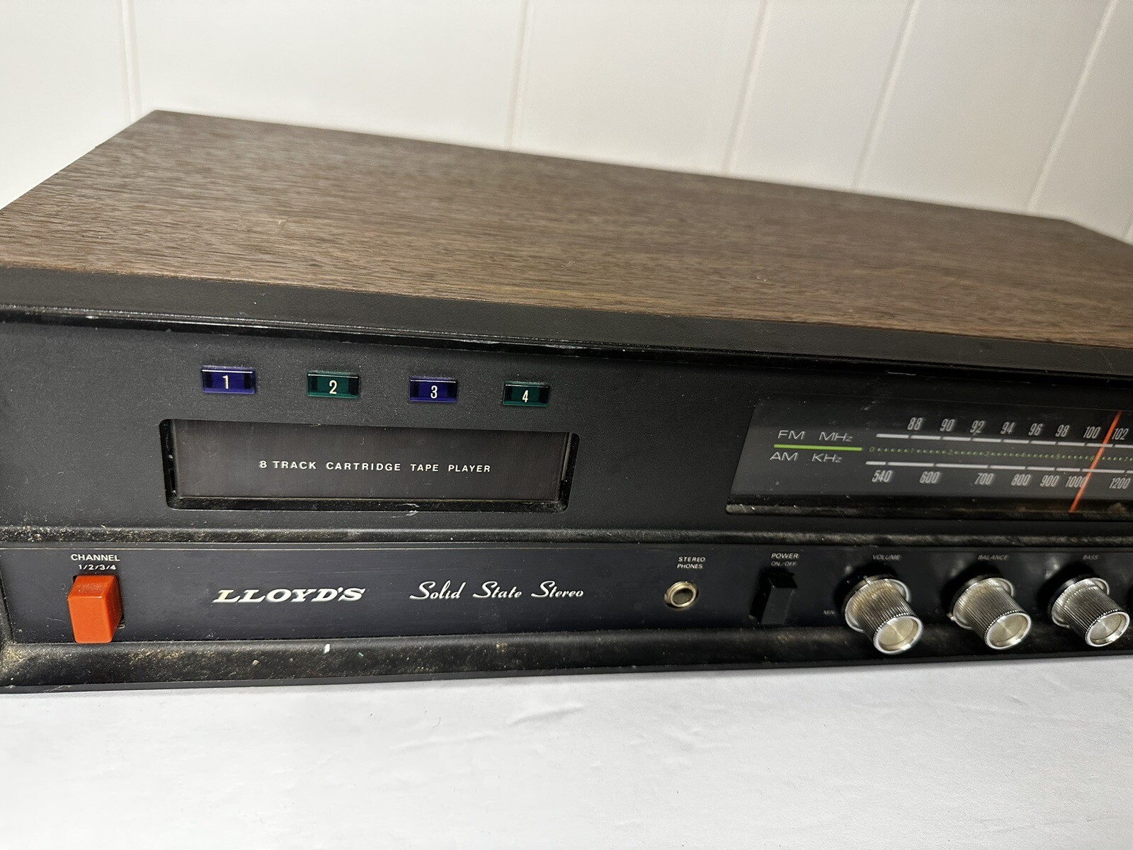 VTG LLoyds 1M32W-O7A 8 Track Solid State AM/FM Stereo Made In Japan