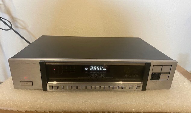 Vintage Carver TX-11 Quartz Synthesized Stereo AFM Tuner w/ Noted Issues