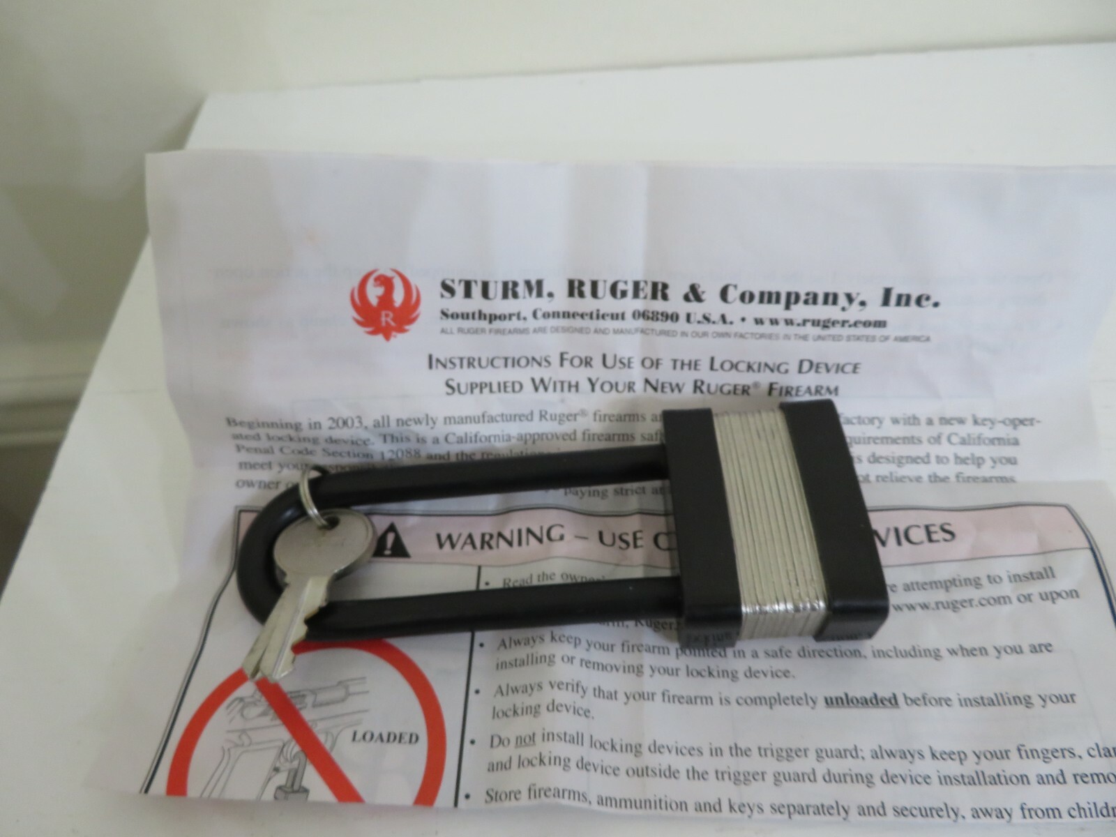 RUGER GUN LOCK GUN W KEYS NEW FREE SHIPPING IN THE USA
