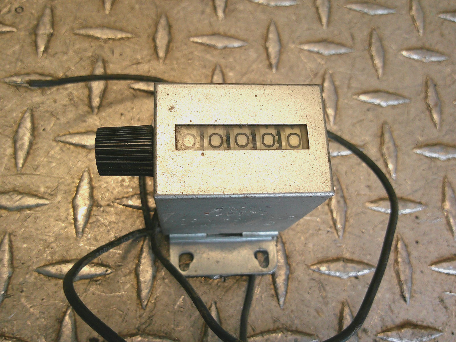 (1) ENM Chicago E3B52D Counter 115V AC