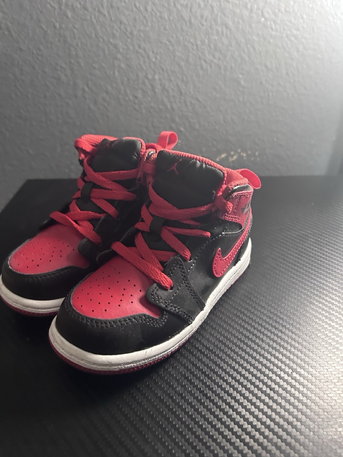 Jordan 1 Mid (TD) Black Red White Leather Sneakers 8C Kids