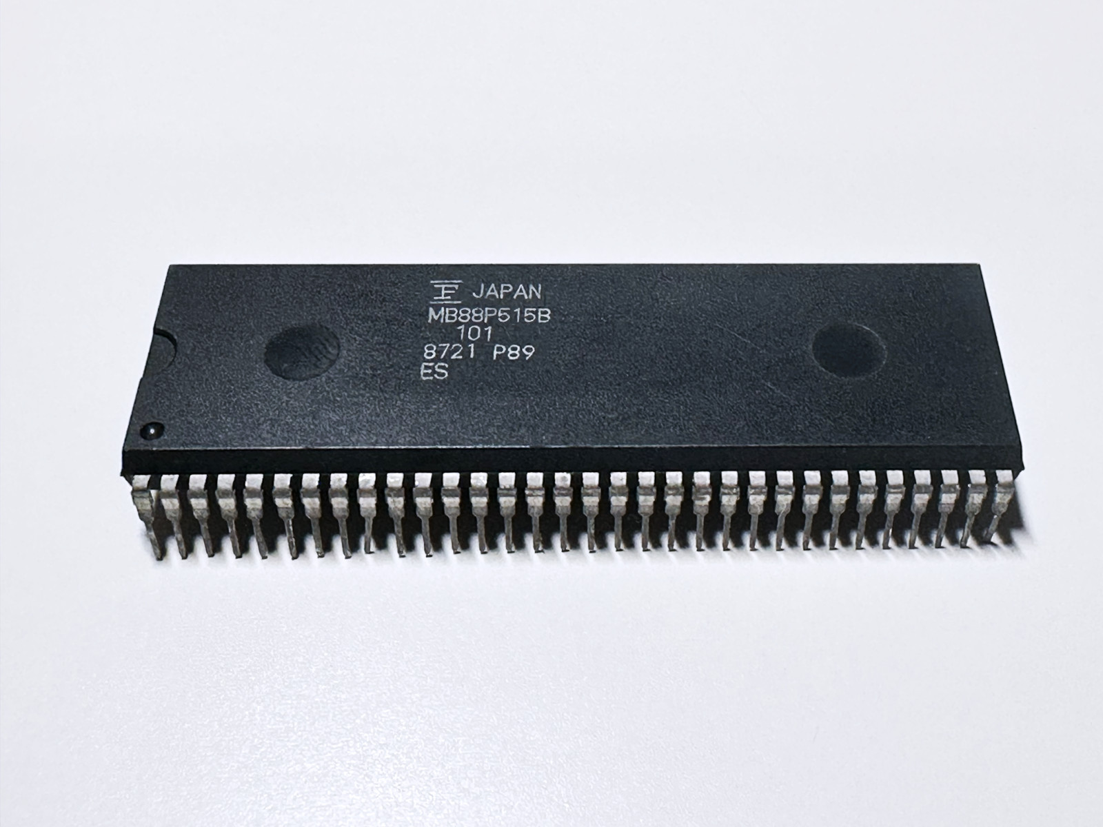 MB88P515B FUJITSU CMOS 4-Bit Microcomputer IC DIP-64