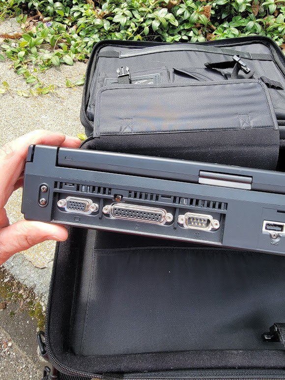 IBM ThinkPad 385XD PC Laptop Computer case Powers up error msg Parts? Free Shp