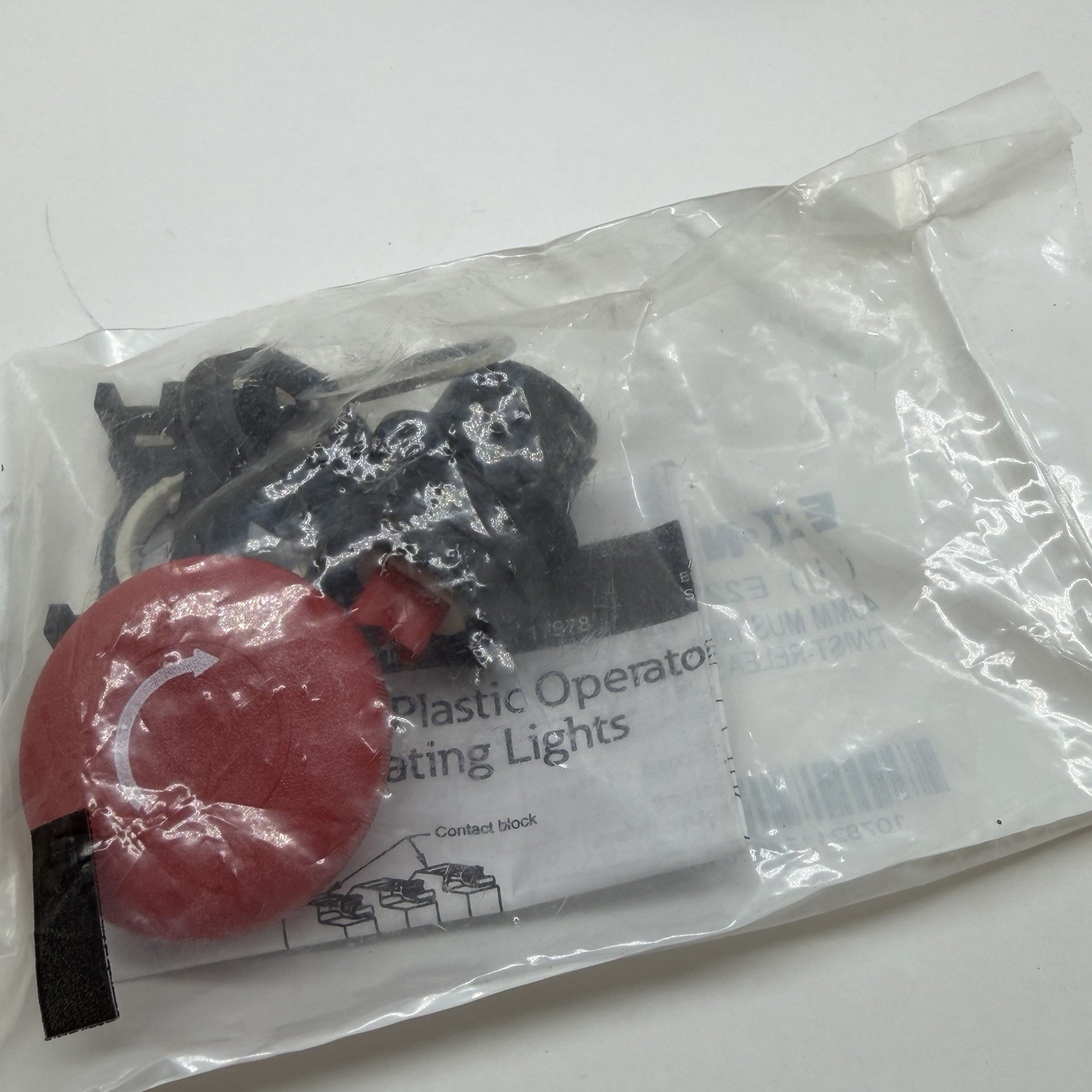 Eaton E22LLB2B Emergency Stop Pushbutton Red, Twist-Release, 1NC, 600VAC/DC New