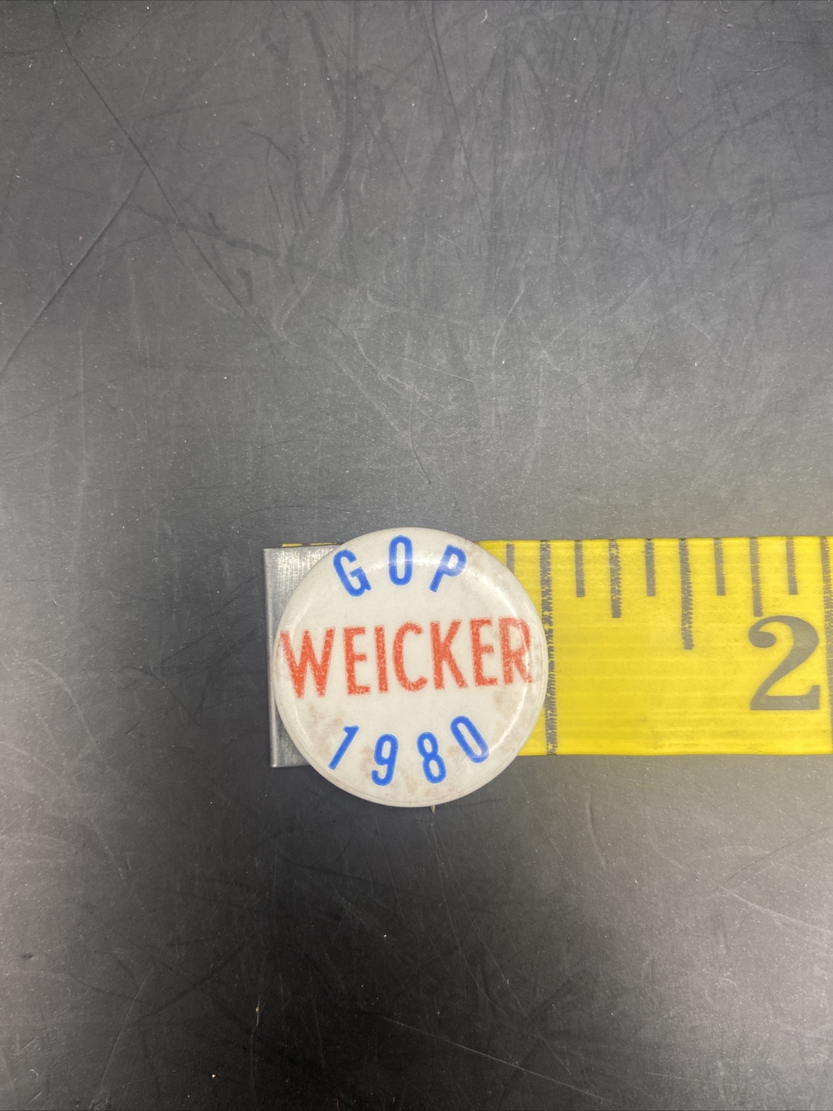 GOP Weicker 1980 pin