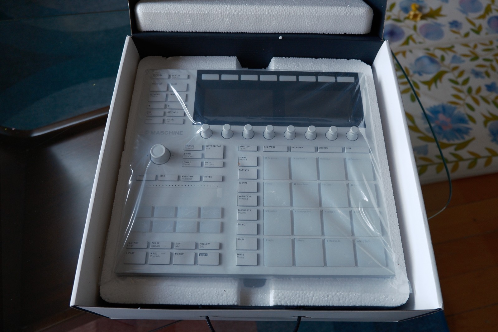 Native Instruments Maschine MK3 25th Anniversary Vapor Gray Limited Edition
