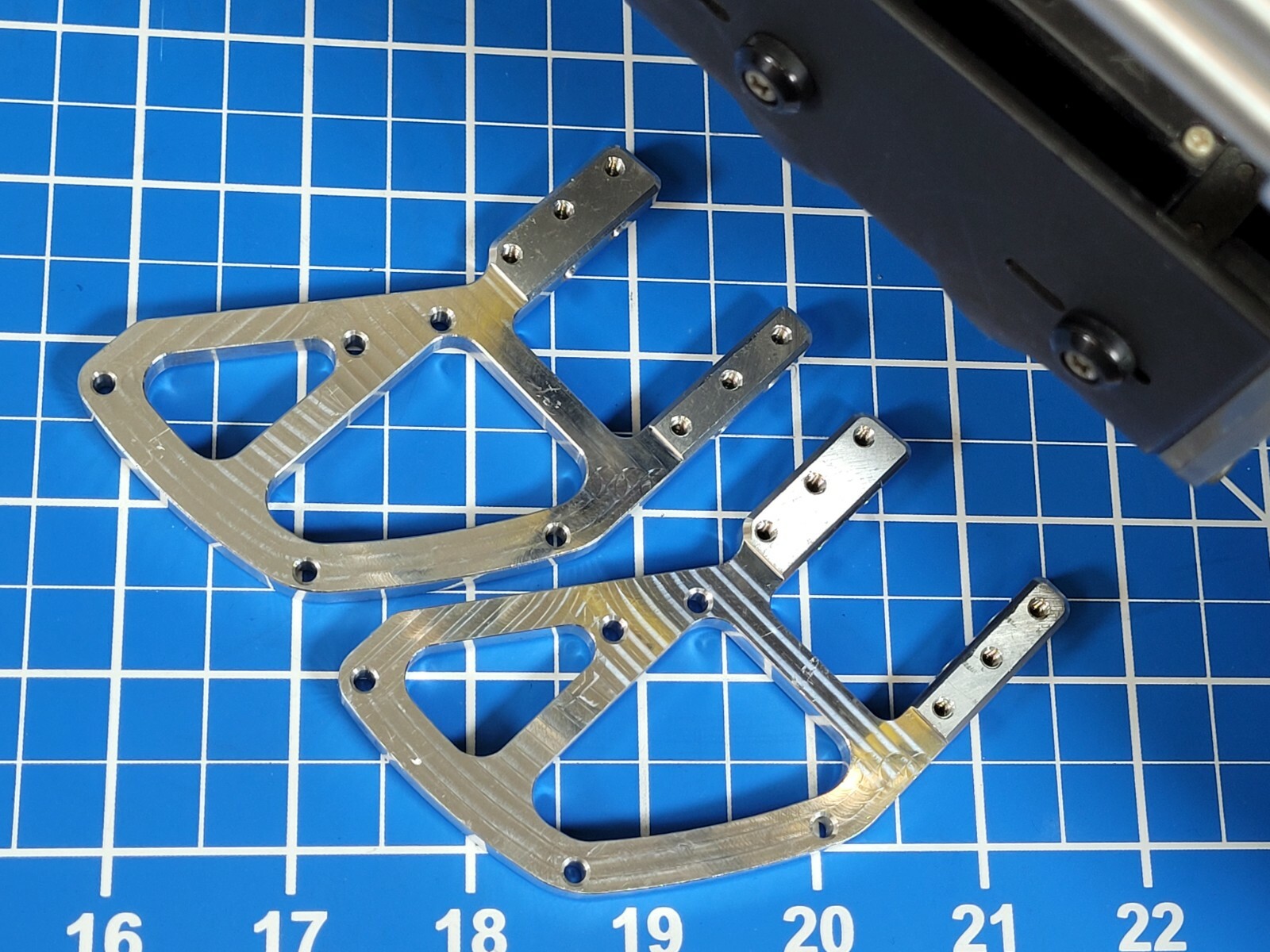 Pair Aluminum Side Bracket Bumper Guard Protector Plate Tamiya 1/10 TXT-1 TXT1