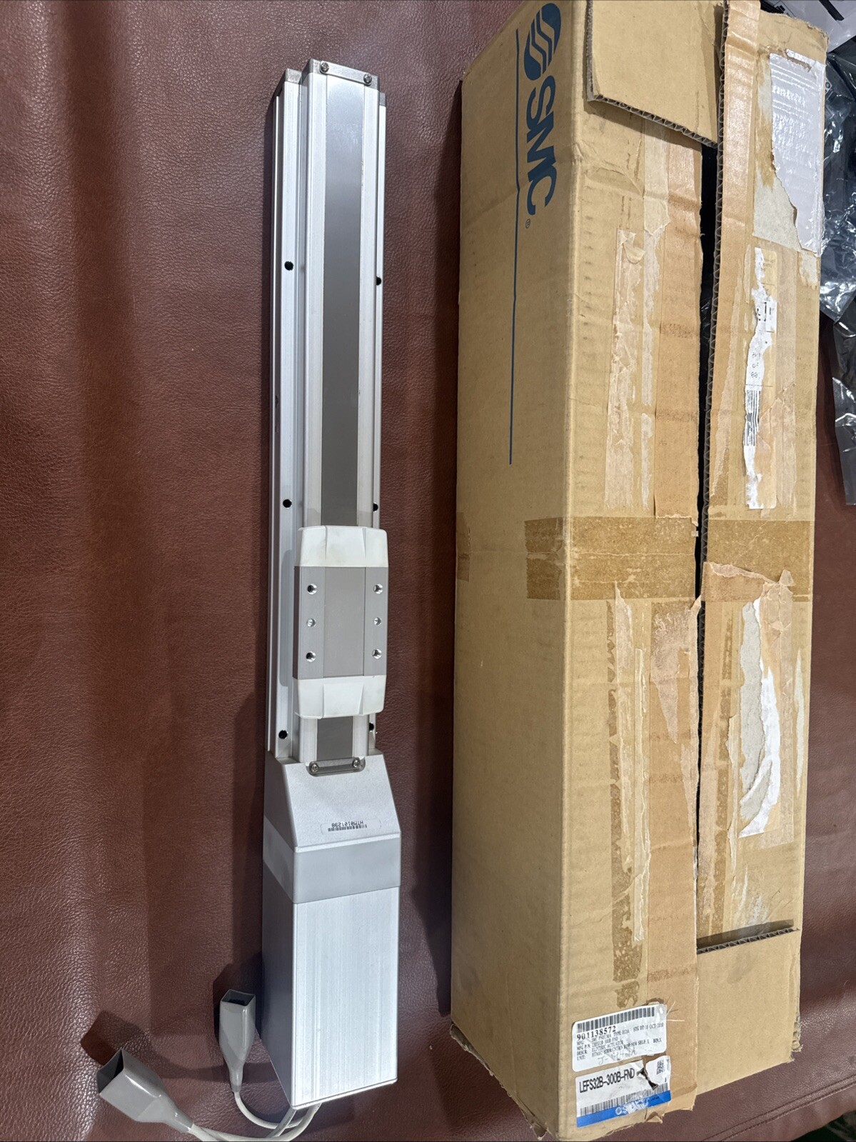 SMC LEFS32B-300B FND ELECTRIC ACTUATOR   JB-SH-3C