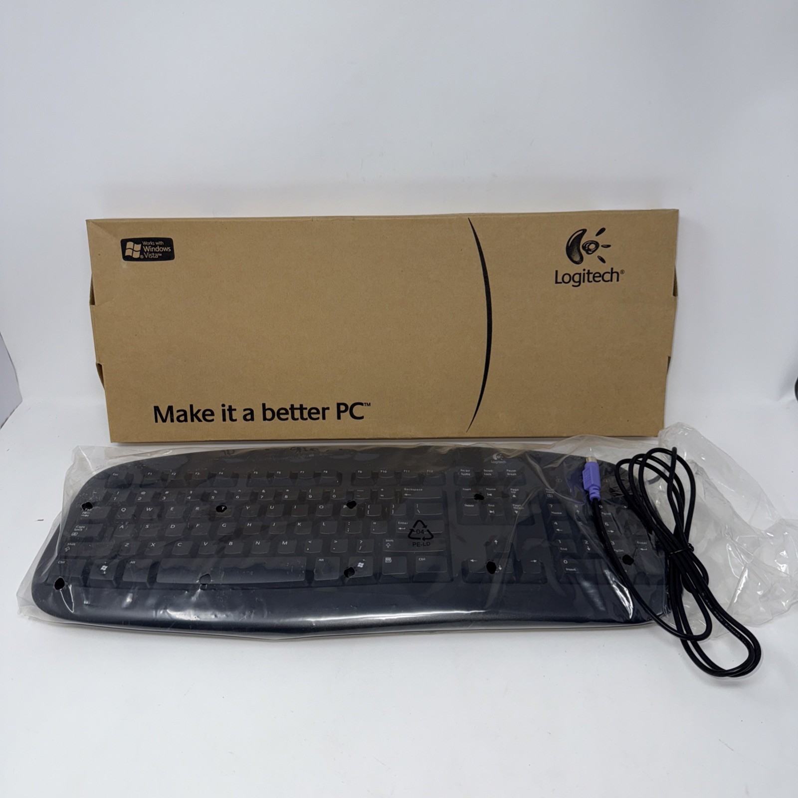 Logitech Deluxe 968012-0403, Black Full Keyboard, Y-SU61 Wired PS/2 New