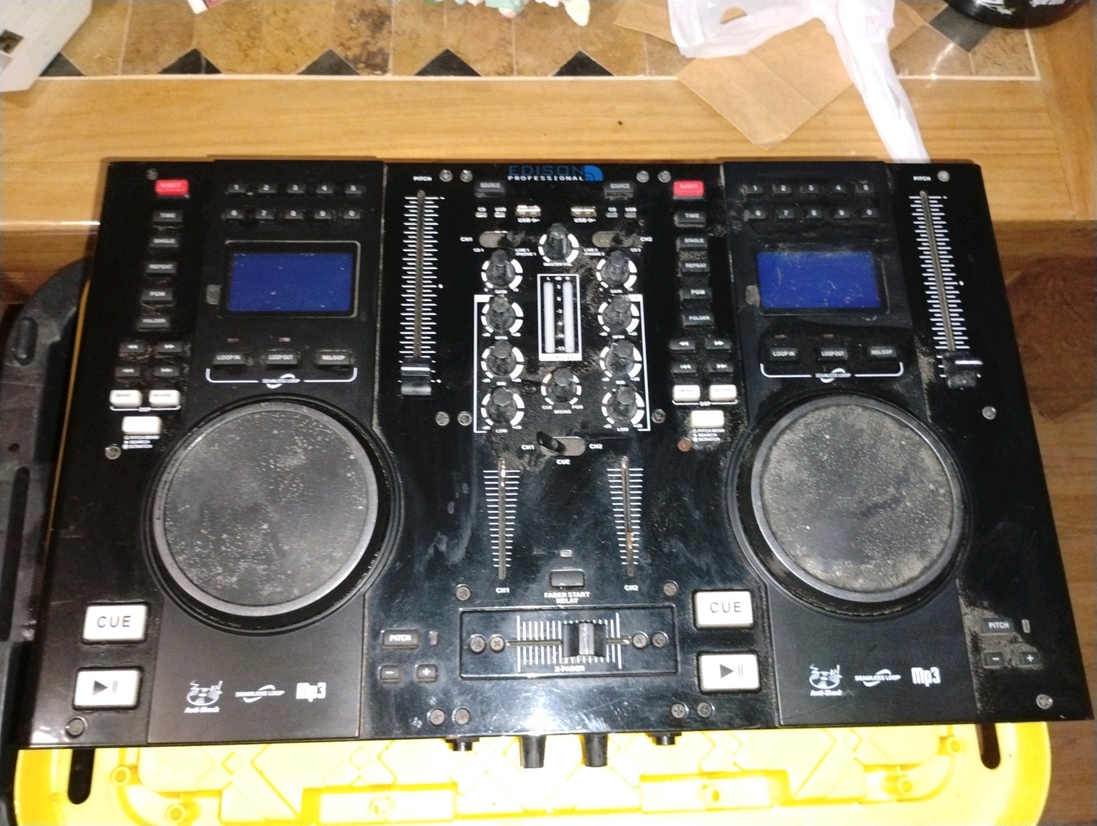 Edison Scratch 2500 MKIV Professional Dual CD USB MP3 DJ Audio Mixer