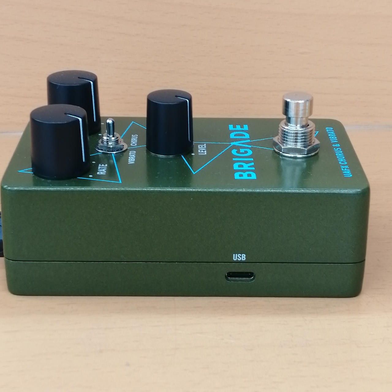 UAFX Brigade Effector Guitar Pedal Effects 1MΩ Input 500Ω Output Used