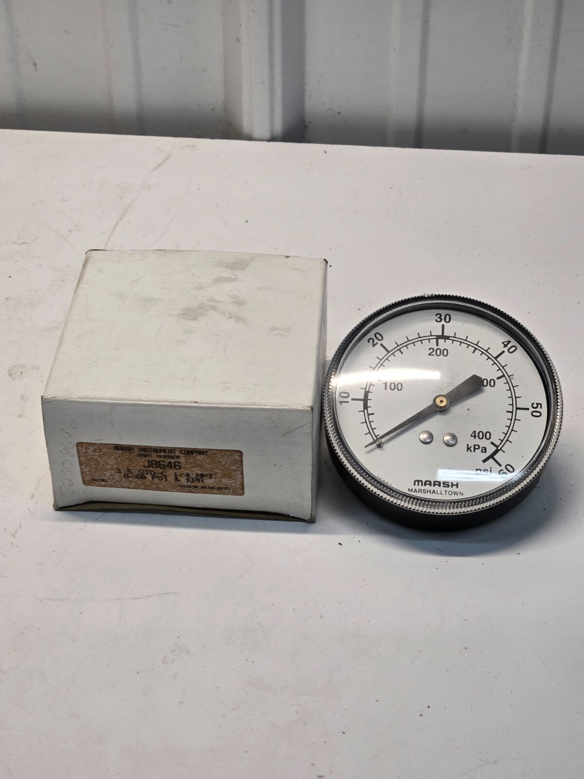 Marsh J8646 Pressure Gauge 3.5" Steel Case 1/4" Back Mount 0-60PSI NEW g12