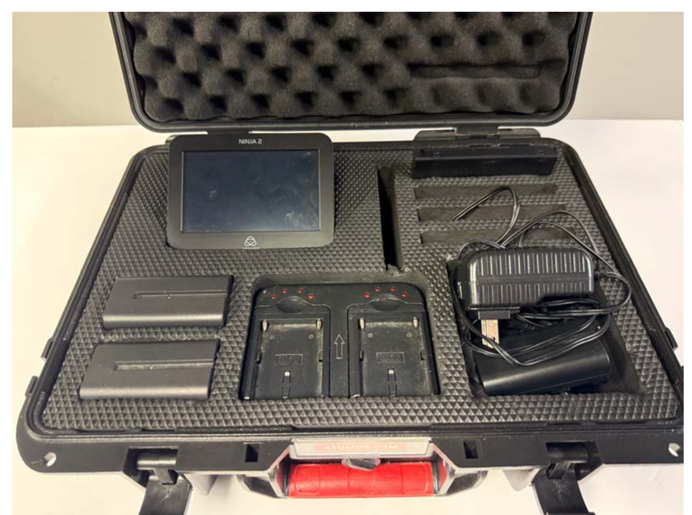 Atmos Ninja 2 with 500gb SSD, batteries, charger and case
