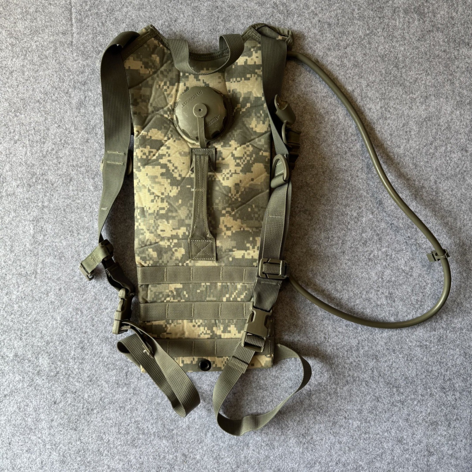 MOLLE II Hydration Carrier ACU Digital Camo US Military Michael-Bianco