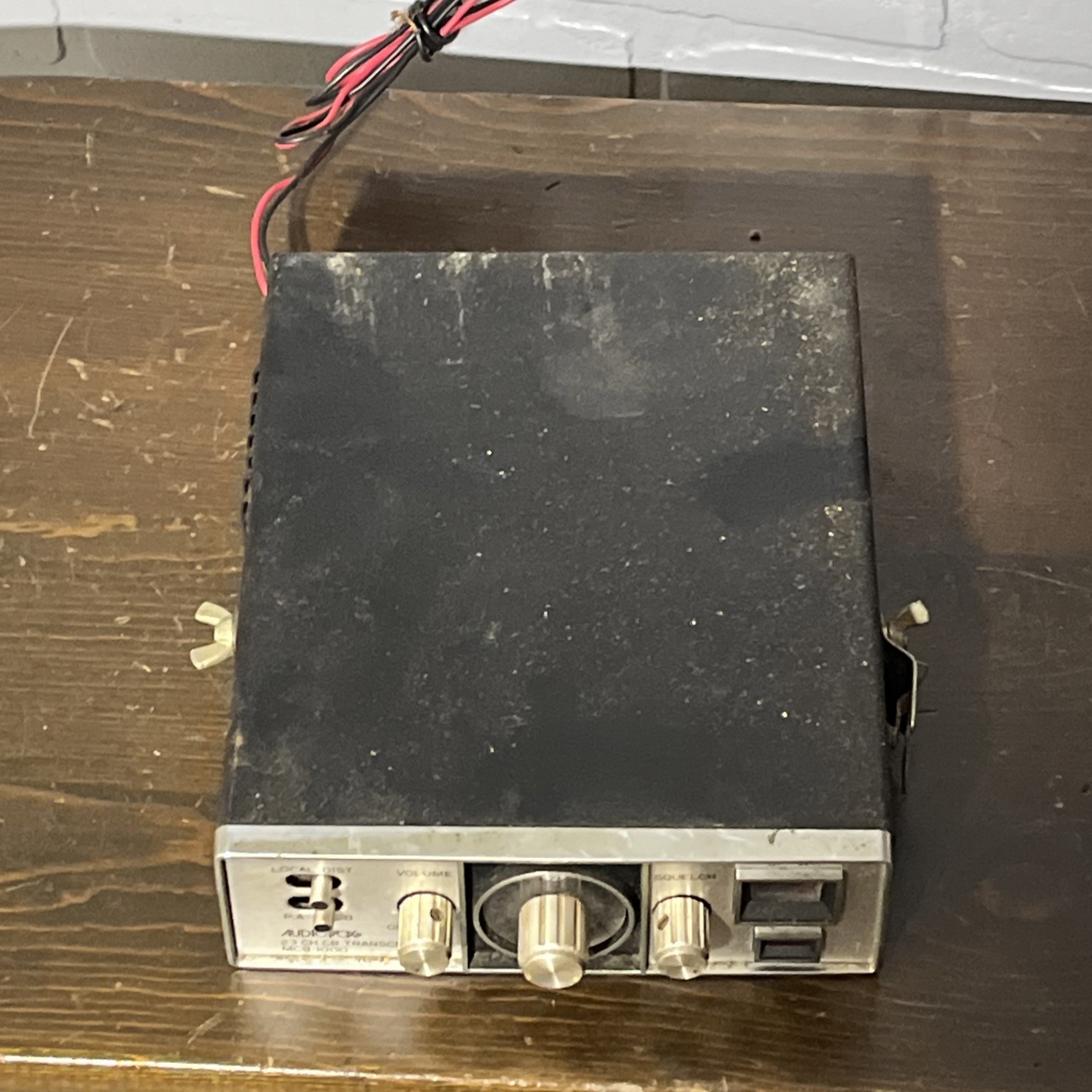 Audiovox MCB-1000 CB Radio Transceiver 23 Channel - Powers On