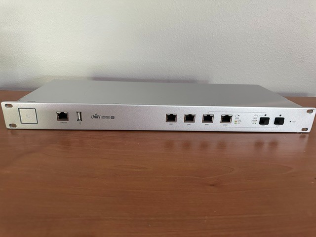 Ubiquiti Networks Unifi Security Gateway Pro 4 USG-PRO-4