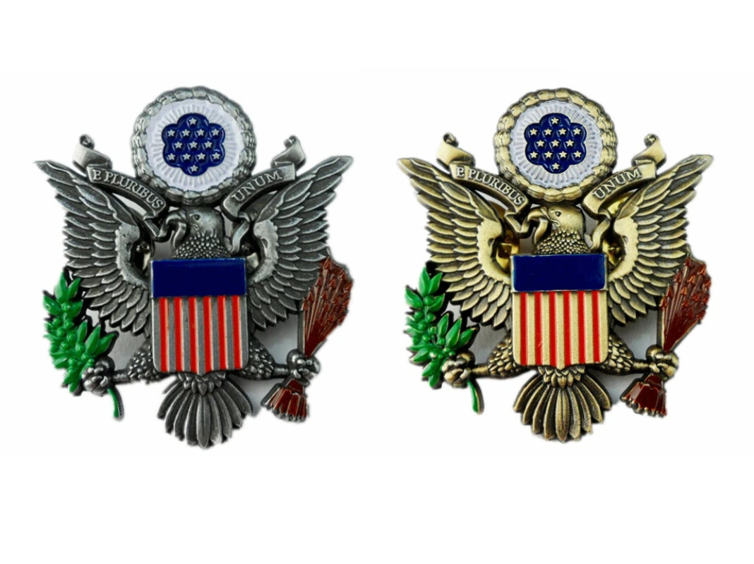 2PCS US PRESIDENTIAL  E PLURIBUS UNUM EAGLE BADGE PIN GRAY AND GOLD